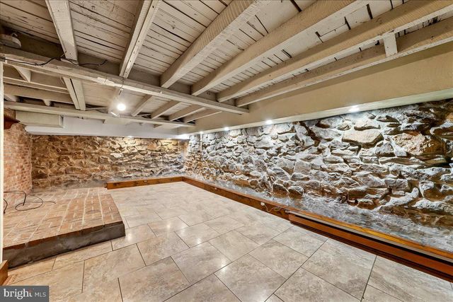 1127 KAOLIN RD, Avondale, PA 19311