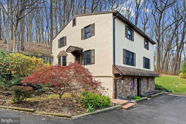 1127 KAOLIN RD, Avondale, PA 19311