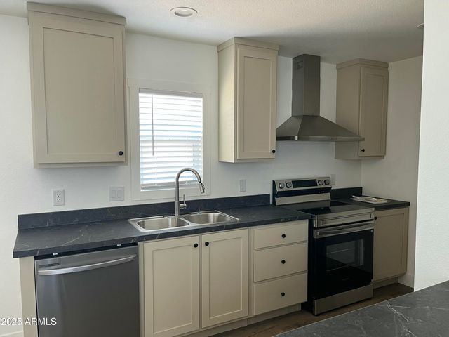 1550 W Southern Avenue 20, Phoenix, AZ 85041