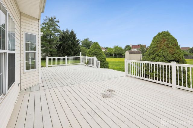 5 Abate Court, Franklin, NJ 08873