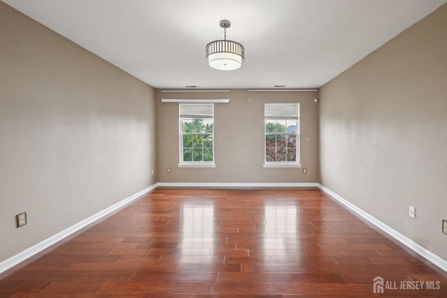 5 Abate Court, Franklin, NJ 08873