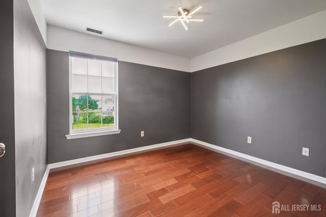 5 Abate Court, Franklin, NJ 08873