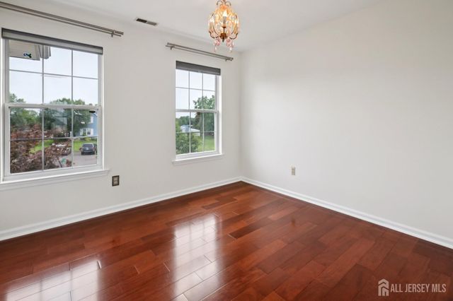 5 Abate Court, Franklin, NJ 08873