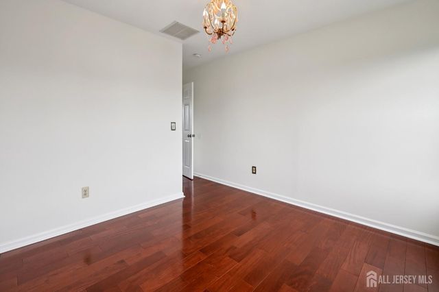 5 Abate Court, Franklin, NJ 08873