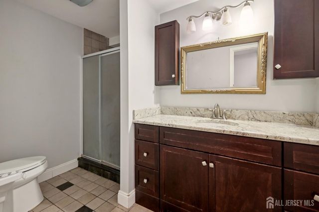 5 Abate Court, Franklin, NJ 08873