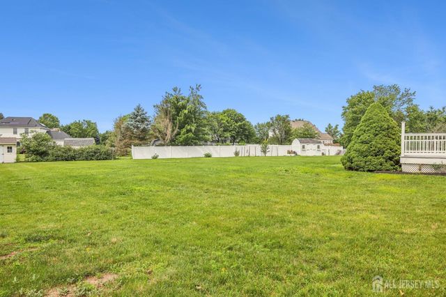 5 Abate Court, Franklin, NJ 08873