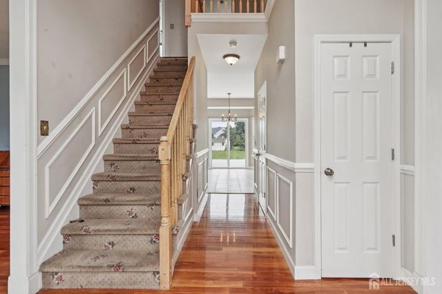 5 Abate Court, Franklin, NJ 08873