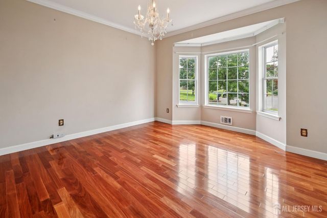 5 Abate Court, Franklin, NJ 08873