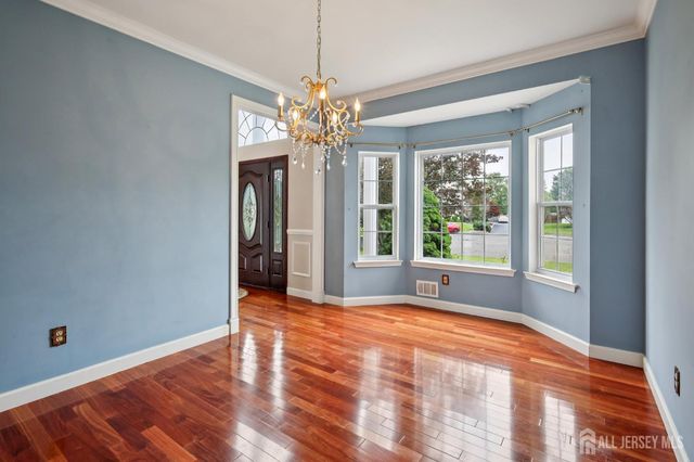 5 Abate Court, Franklin, NJ 08873