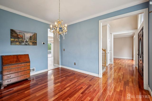 5 Abate Court, Franklin, NJ 08873