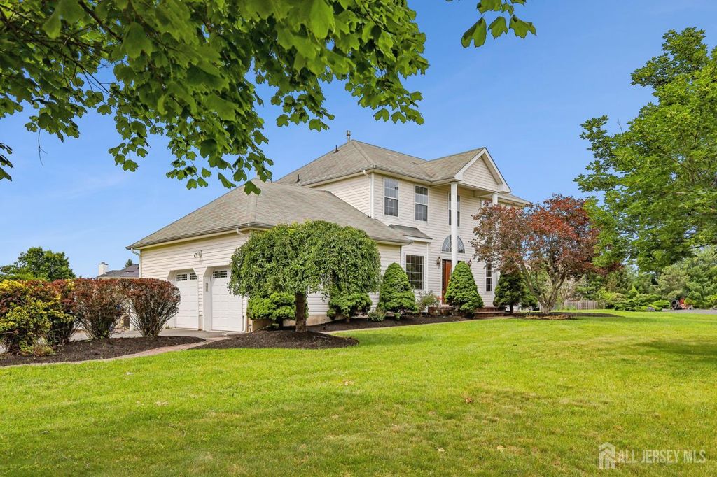 5 Abate Court, Franklin, NJ 08873
