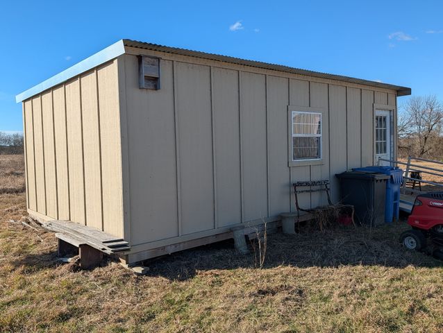 651 County Road 2906, Dodd City, TX 75438