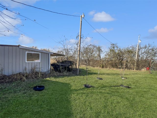 651 County Road 2906, Dodd City, TX 75438