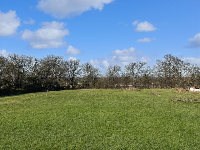 651 County Road 2906, Dodd City, TX 75438