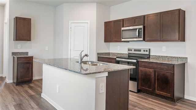 2305 White Wing, Navasota, TX 77868