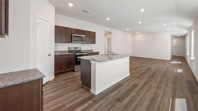 2305 White Wing, Navasota, TX 77868