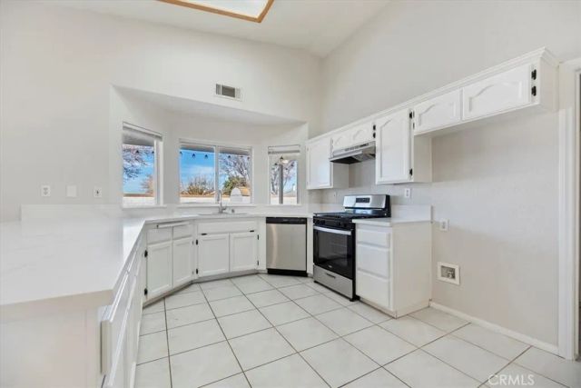 14450 Palo Alto Court, Victorville, CA 92392