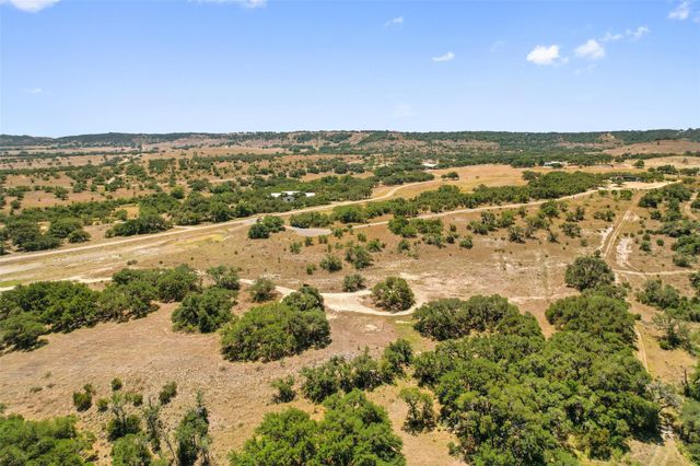 140 Lantana DR, Johnson City, TX 78636