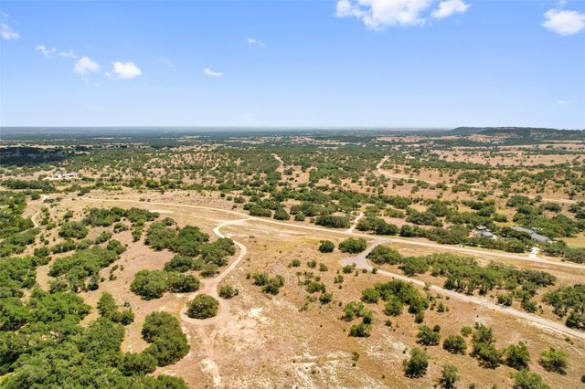 140 Lantana DR, Johnson City, TX 78636