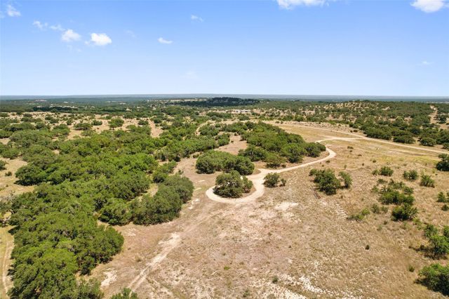 140 Lantana DR, Johnson City, TX 78636