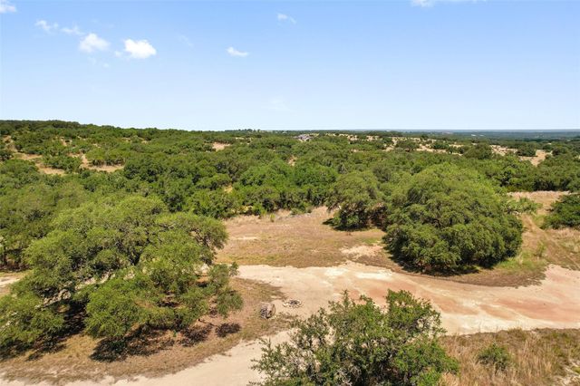 140 Lantana DR, Johnson City, TX 78636