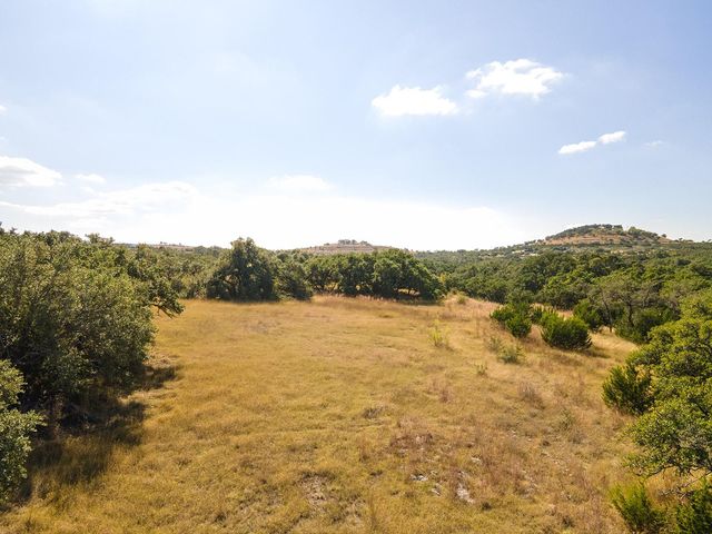 140 Lantana DR, Johnson City, TX 78636