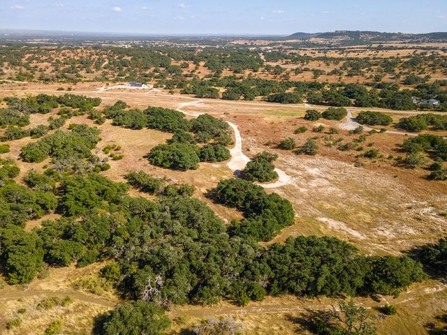 140 Lantana DR, Johnson City, TX 78636