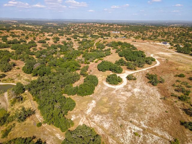 140 Lantana DR, Johnson City, TX 78636