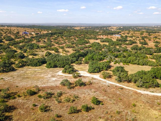 140 Lantana DR, Johnson City, TX 78636