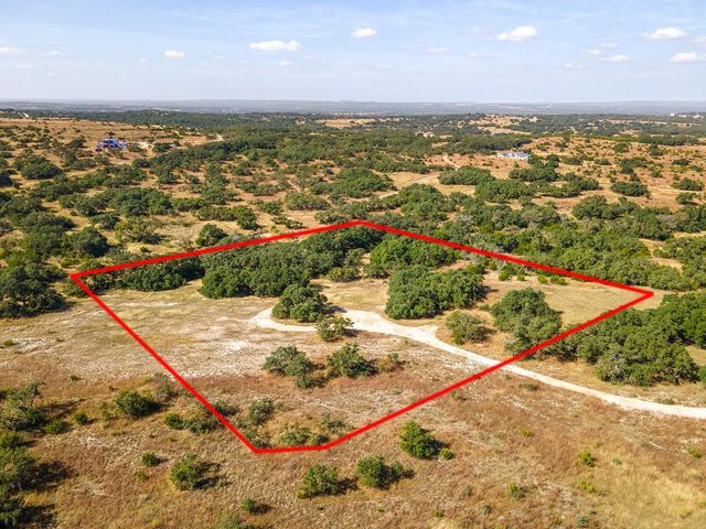 140 Lantana DR, Johnson City, TX 78636