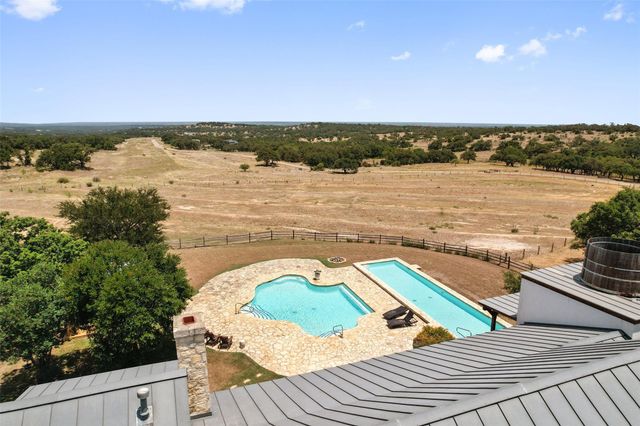 140 Lantana DR, Johnson City, TX 78636