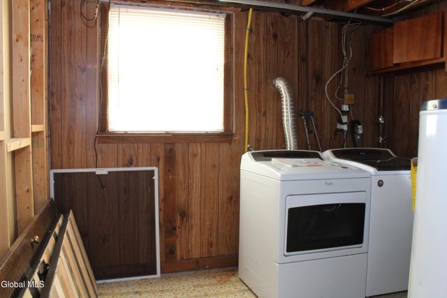 362 Ferris Road, Niskayuna, NY 12304