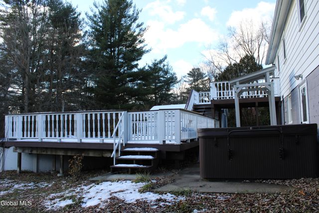 362 Ferris Road, Niskayuna, NY 12304