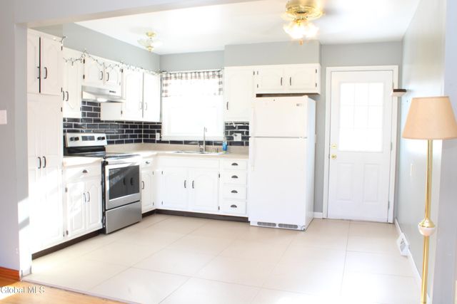 362 Ferris Road, Niskayuna, NY 12304