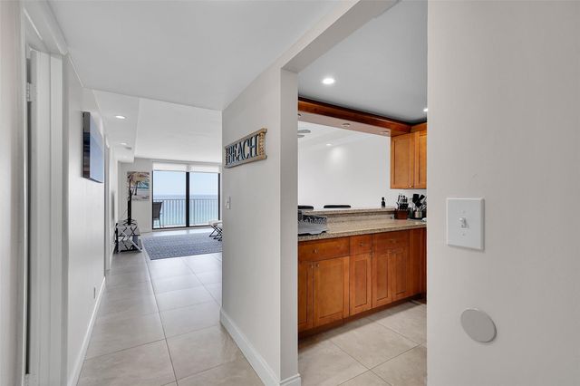 400 N SURF RD 703, Hollywood, FL 33019