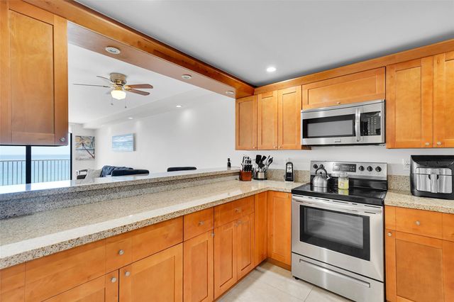 400 N SURF RD 703, Hollywood, FL 33019