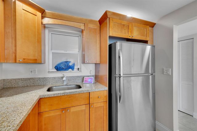 400 N SURF RD 703, Hollywood, FL 33019