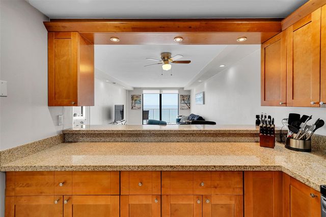 400 N SURF RD 703, Hollywood, FL 33019