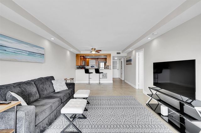 400 N SURF RD 703, Hollywood, FL 33019