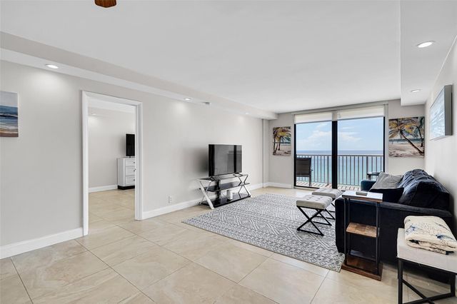 400 N SURF RD 703, Hollywood, FL 33019