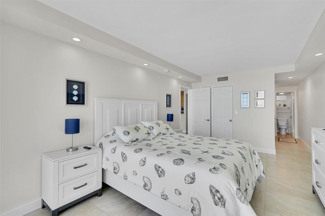 400 N SURF RD 703, Hollywood, FL 33019