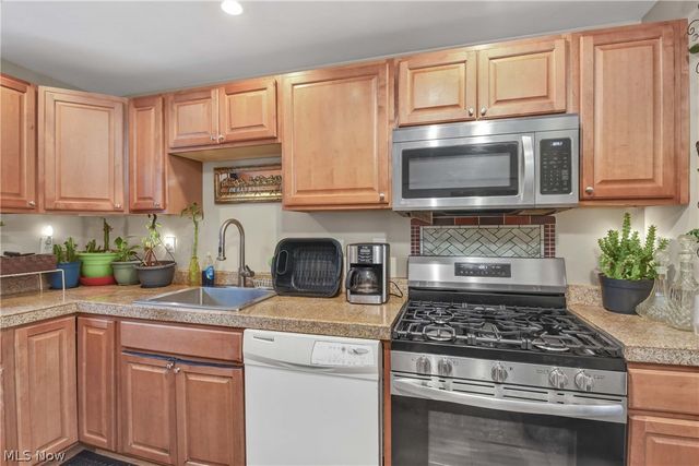 12820 Longmead Avenue, Cleveland, OH 44135