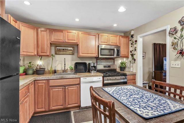 12820 Longmead Avenue, Cleveland, OH 44135