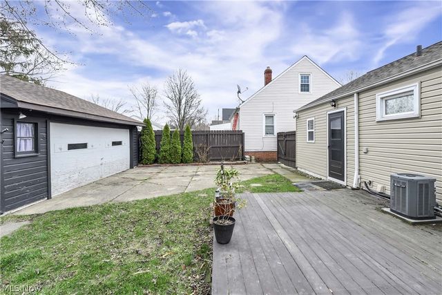 12820 Longmead Avenue, Cleveland, OH 44135