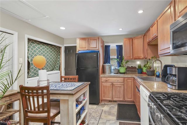 12820 Longmead Avenue, Cleveland, OH 44135