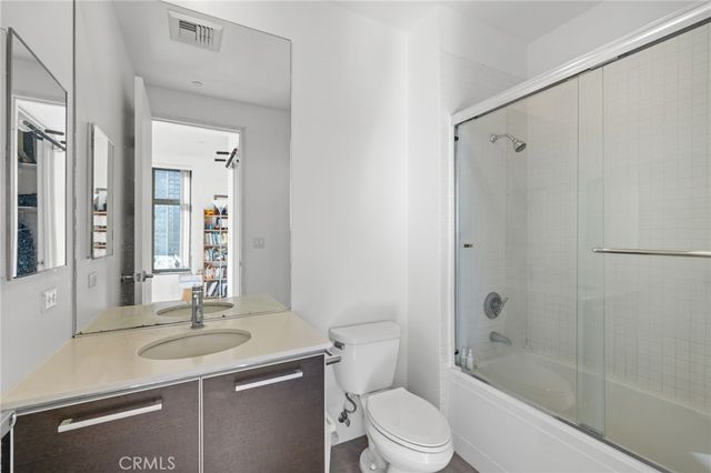 801 S Grand 1611, Los Angeles, CA 90017