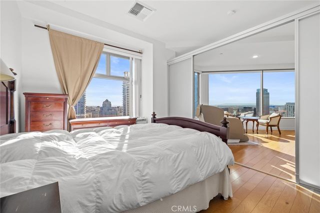 801 S Grand 1611, Los Angeles, CA 90017