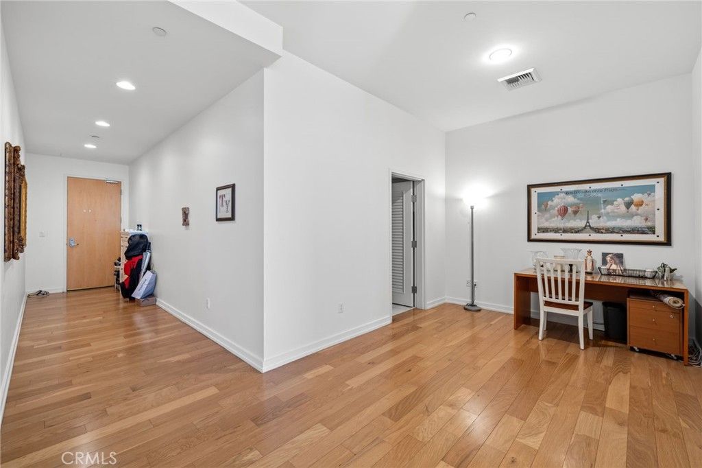 801 S Grand 1611, Los Angeles, CA 90017 — photo 5