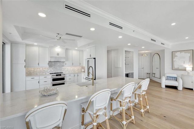 4951 Bonita Bay BLVD # 2205, Bonita Springs, FL 34134