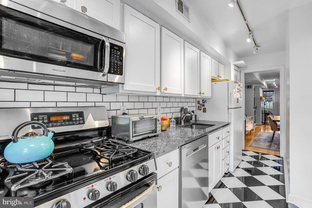 213 9TH ST SE, Washington, DC 20003